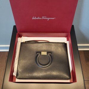 Salvatore Ferragamo black leather clutch "Gancio"